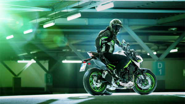 2021 മോഡൽ Z900 പുറത്തിറക്കി കവസാക്കി; കൂട്ടിന് പുതിയ മൂന്ന് കളർ ഓപ്ഷനുകളും