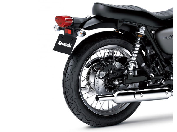 W800 വേരിയന്റുകള് പുതിയ കളര് ഓപ്ഷനുകള് സമ്മാനിച്ച് കവസാക്കി