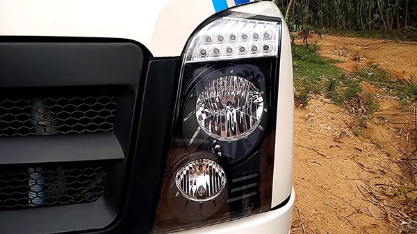 സുഖസൗകര്യങ്ങൾ വാനോളം ഉയർത്തി ഒരു മോഡിഫൈഡ് ട്രാവലർ