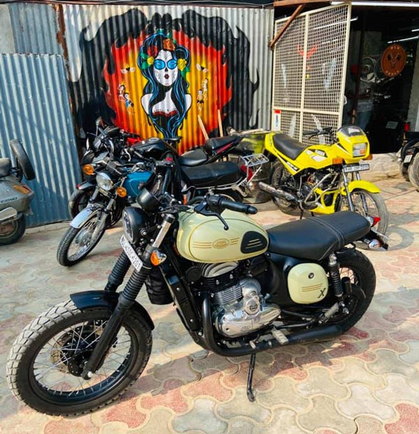 30,000 രൂപയ്ക്ക് സ്ക്രാംബ്ലറായി രൂപം മാറി ജാവ 42