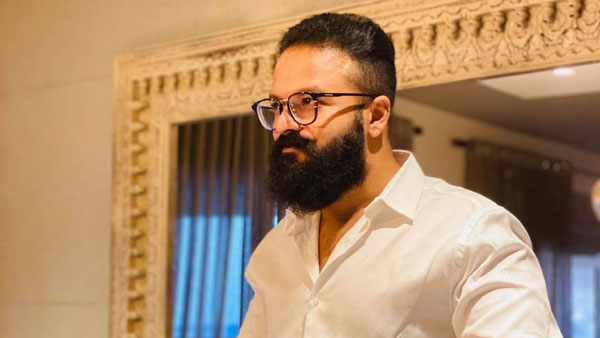 കേരളത്തിലെ ആദ്യ മിനി ക്ലബ്മാന് സമ്മര് എഡിഷന് സ്വന്തമാക്കി ജയസൂര്യ