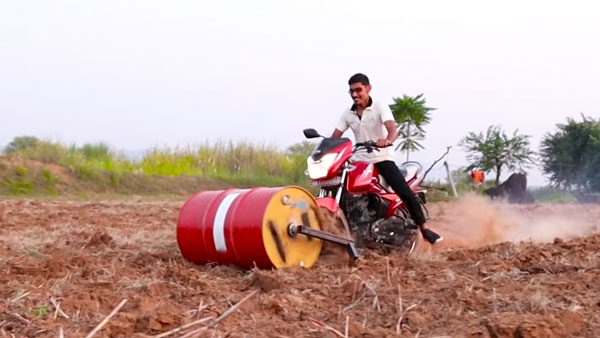വിചിത്ര പരിഷ്കരണങ്ങൾ; റോഡ് റോളറായി മാറിയ ടിവിഎസ് വിക്ടർ