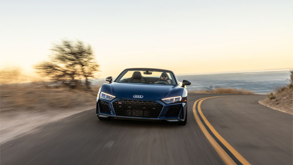 R8 RWD എൻട്രി ലെവൽ വേരിയന്റ് അവതരിപ്പിച്ച് ഔഡി