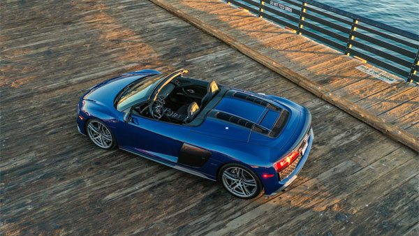 R8 RWD എൻട്രി ലെവൽ വേരിയന്റ് അവതരിപ്പിച്ച് ഔഡി
