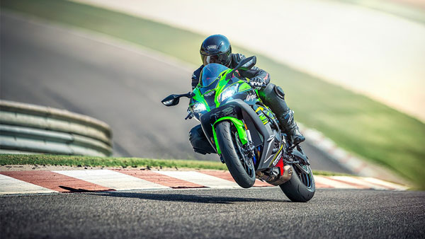 നിഞ്ച ZX-10R അവതരിപ്പിക്കുന്ന തീയതി വെളിപ്പെടുത്തി കവസാക്കി