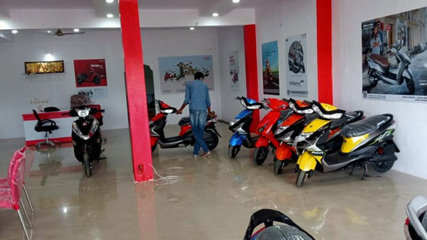 പൊതുഗതാഗത മാര്ഗ്ഗങ്ങള് മെച്ചപ്പെടുത്തും; ഇബൈക്ക്ഗൊയുമായി പങ്കാളിത്തം പ്രഖ്യാപിച്ച് ആംപിയര്
