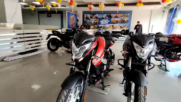 വില്പ്പനയ്ക്ക് സജ്ജമായി പുതിയ കളര് ഓപ്ഷനില് ഒരുങ്ങിയ ബജാജ് NS200, RS200 മോഡലുകള്; വീഡിയോ