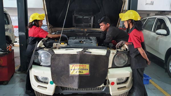 ഒരുവര്ഷം വിജയകരമായി പൂര്ത്തിയാക്കി രാജ്യത്തെ ആദ്യ വനിതാ സര്വീസ് വർക്ക് ഷോപ്പ്