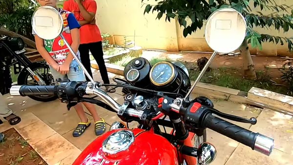 ലിറ്ററിന് 80 കിലോമീറ്റർ മൈലേജ്; ഞെട്ടെണ്ട! പരിചയപ്പെടാം സൂരജ് 325 ഡീസൽ മോട്ടോർസൈക്കിളിനെ