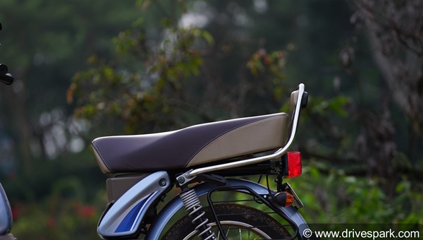 കാലങ്ങളായി നിരത്തുകളിലെ പടക്കുതിര; ടിവിഎസ് XL 100 കംഫര്ട്ട് ബിഎസ് VI റിവ്യൂ
