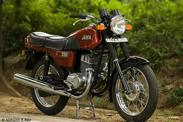 നിരത്തുകളിൽ നിന്ന് മങ്ങിമാഞ്ഞ യെസ്ഡി മോഡലുകൾ