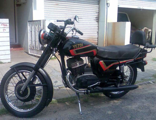 നിരത്തുകളിൽ നിന്ന് മങ്ങിമാഞ്ഞ യെസ്ഡി മോഡലുകൾ