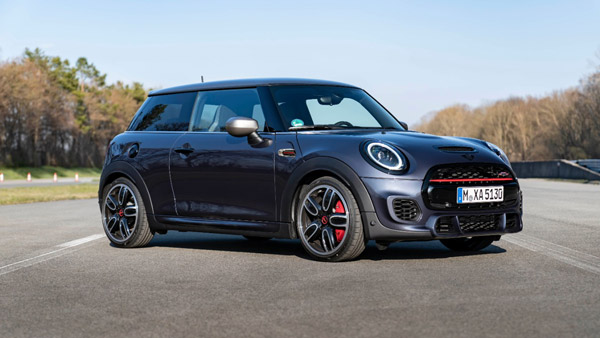 മിനി JCW GP പ്രചോദിത പതിപ്പ് ഇന്ത്യയില് അവതരിപ്പിച്ചു; വില 46.90 ലക്ഷം രൂപ
