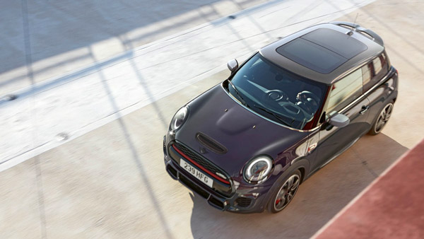 മിനി JCW GP പ്രചോദിത പതിപ്പ് ഇന്ത്യയില് അവതരിപ്പിച്ചു; വില 46.90 ലക്ഷം രൂപ