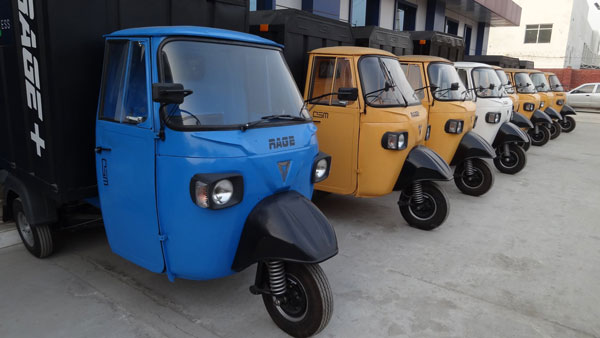 മൂന്ന് ഇലക്ട്രിക് വാഹനങ്ങള് പുറത്തിറക്കി ഒമേഗ സെയ്കി; ഡെലിവറി വരും വര്ഷം