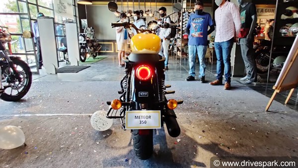 നിരത്തുകളിലേക്ക് മീറ്റിയോര് 350; ഡെലിവറി ആരംഭിച്ച് റോയല് എന്ഫീല്ഡ്