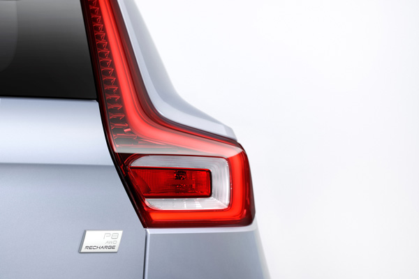 XC40 റീചാര്ജ് ഇലക്ട്രിക് എസ്യുവിയുടെ അവതരണം; കൂടുതല് വിവരങ്ങളുമായി വോള്വോ