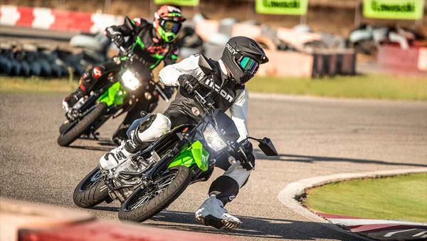 KLX 300SM നവീകരിച്ച പതിപ്പിനെ വെളിപ്പെടുത്തി കവസാക്കി