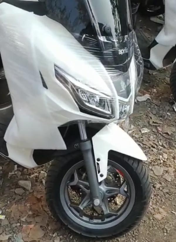 അപ്രീലിയ SXR160 ഡീലര്ഷിപ്പുകളില് എത്തി; നിരത്തുകളിലേക്ക് ഉടന്