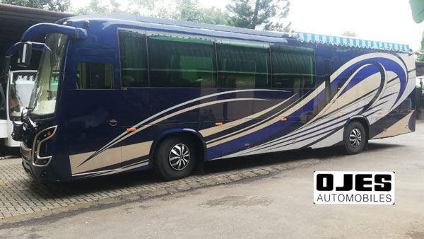 മമ്മൂട്ടിയുടെ ഗരാജിലേക്ക് 5 സ്റ്റാര് സൗകര്യങ്ങളുമായി പുത്തന് കാരവന്
