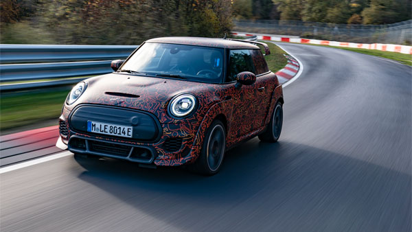 വരാനിരിക്കുന്ന JCW ഇലക്ട്രിക്കിന്റെ ആദ്യ ടീസർ പങ്കുവെച്ച് മിനി