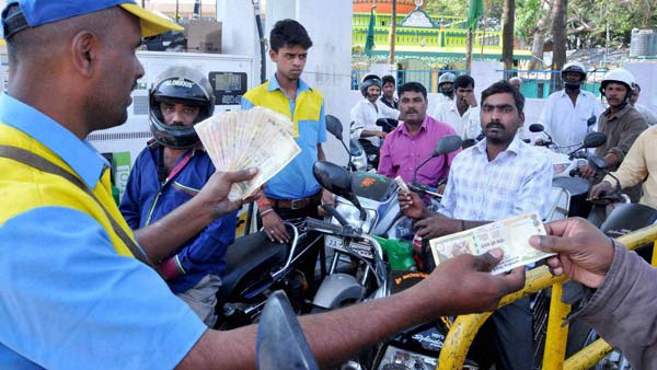 മുംബൈയിൽ 90 കടന്ന് പെട്രോൾ; ഇന്ധ വിലയിൽ തുടർച്ചയായി വർധനവ്