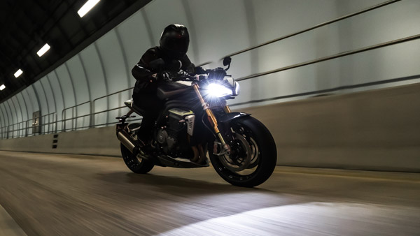 2021 സ്പീഡ് ട്രിപ്പിള് 1200 RS ഇന്ത്യയില് അവതരിപ്പിച്ച് ട്രയംഫ്; വില 16.95 ലക്ഷം രൂപ