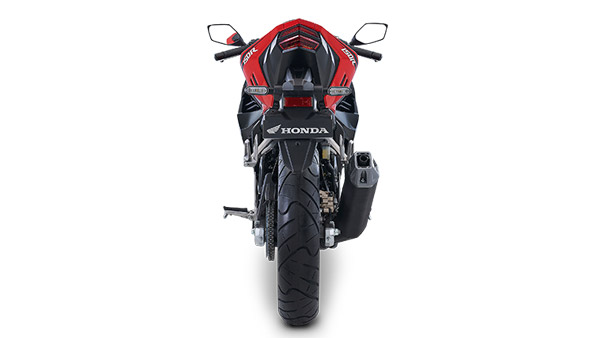കിടിലൻ ലുക്കും പുത്തൻ ഫീച്ചറുകളുമായി 2021 CBR150R വിപണിയിൽ; ഇന്ത്യയിലേക്ക് എത്തുമോ?