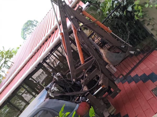 ദേയ്വു മാറ്റിസ് എക്സ്കവേറ്ററായി പരിഷ്കരിച്ച് ISRO എഞ്ചിനിയര്; കൈയ്യടിച്ച് സോഷ്യല് മീഡിയ