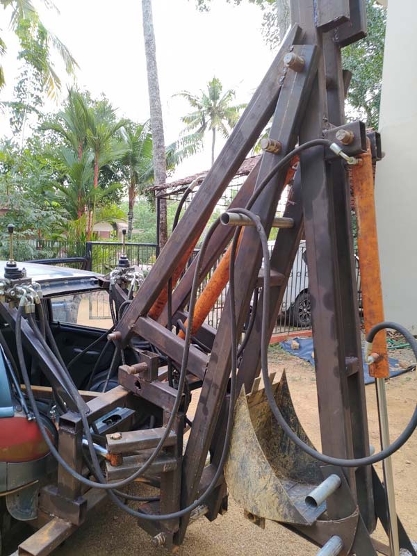 ദേയ്വു മാറ്റിസ് എക്സ്കവേറ്ററായി പരിഷ്കരിച്ച് ISRO എഞ്ചിനിയര്; കൈയ്യടിച്ച് സോഷ്യല് മീഡിയ