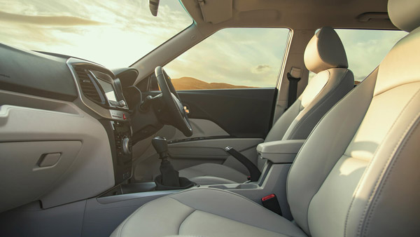 XUV 300 പെട്രോൾ ഓട്ടോമാറ്റിക് ഈ മാസം പുറത്തിറക്കാനൊരുങ്ങി മഹീന്ദ്ര