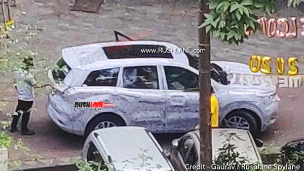 പ്രീമിയമാക്കാൻ പുതിയ XUV500 എസ്യുവിയിൽ പനോരമിക് സൺറൂഫും