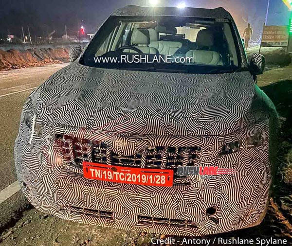 പ്രീമിയമാക്കാൻ പുതിയ XUV500 എസ്യുവിയിൽ പനോരമിക് സൺറൂഫും