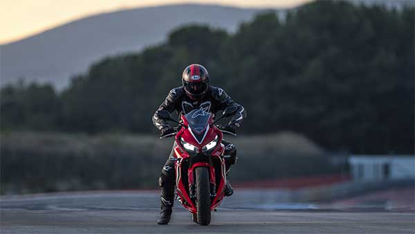 2021 CBR 650R ഇന്ത്യൻ വിപണിയിൽ അവതരിപ്പിക്കാനൊരുങ്ങി ഹോണ്ട