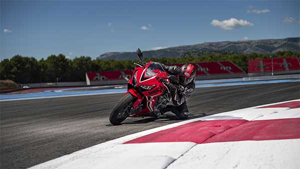 2021 CBR 650R ഇന്ത്യൻ വിപണിയിൽ അവതരിപ്പിക്കാനൊരുങ്ങി ഹോണ്ട