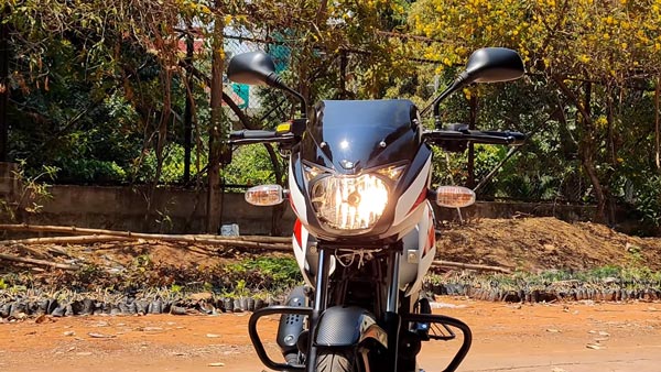 പുതിയ കളര് ഓപ്ഷനില് അണിഞ്ഞൊരുങ്ങി പള്സര് 150; അവതണം ഉടന്