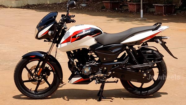 പുതിയ കളര് ഓപ്ഷനില് അണിഞ്ഞൊരുങ്ങി പള്സര് 150; അവതണം ഉടന്