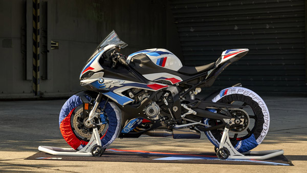 'ബോൺ ഫോർ റേസിംഗ്' M 1000 RR പെർഫോമൻസ് ബൈക്കിനെ അവതരിപ്പിച്ച് ബിഎംഡബ്ല്യു; വില 42 ലക്ഷം രൂപ