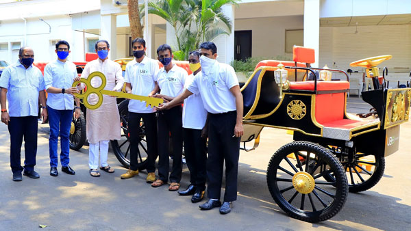 മുംബൈ തെരുവുകളിലേക്ക് ഇലക്ട്രിക് പരിവേഷത്തിൽ തിരികെയെത്തി വിക്ടോറിയ കാരിയേജുകൾ