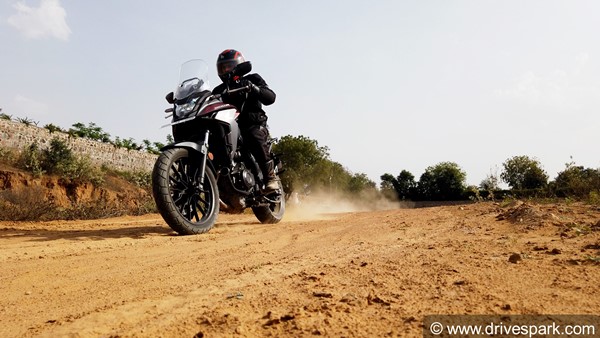 ഹോണ്ടയുടെ പുത്തൻ അഡ്വഞ്ചർ ടൂറർ CB 500X -ന്റെ റിവ്യൂ വിശേഷങ്ങൾ