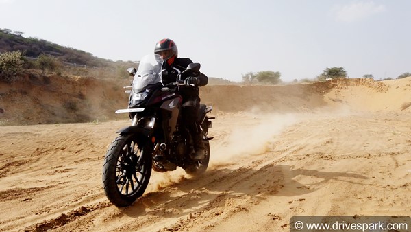 ഹോണ്ടയുടെ പുത്തൻ അഡ്വഞ്ചർ ടൂറർ CB 500X -ന്റെ റിവ്യൂ വിശേഷങ്ങൾ