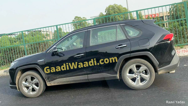 ടൊയോട്ട RAV4 ഹൈബ്രിഡ് എസ്യുവിയുടെ പുതിയ പരീക്ഷണ ചിത്രങ്ങൾ പുറത്ത്; അരങ്ങേറ്റം ഉറപ്പിക്കാം