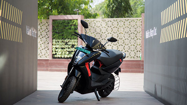 ഏഥര് 450X, 450 പ്ലസ് ഇലക്ട്രിക് സ്കൂട്ടറിന്റെ ഉപഭോക്തൃ ഡെലിവറികള് ഡല്ഹിയില് ആരംഭിച്ചു