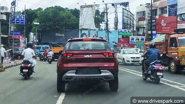പുറത്തിറങ്ങും മുമ്പ് പുത്തൻ ലോഗോയുമായി ക്യാമറയിൽ കുടുങ്ങി 2021 കിയ സോനെറ്റ്