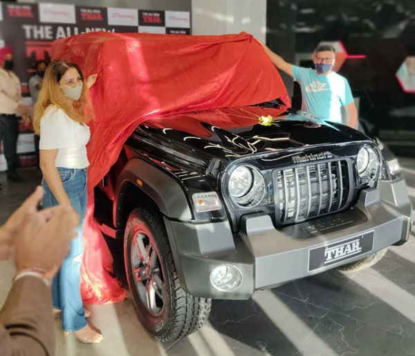 ശുബ്മാന് ഗില്ലിനും ഥാര് സമ്മാനിച്ച് ആനന്ദ മഹീന്ദ്ര; നന്ദി പറഞ്ഞ് ഗില്