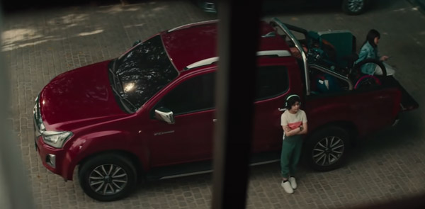 പരിഷ്കരിച്ച 2021 D-മാക്സ് V-ക്രോസിനായി പുതിയ TVC പങ്കുവെച്ച് ഇസൂസു