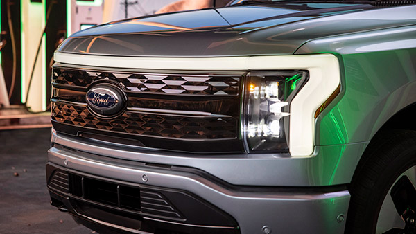 വിപണിയിൽ തരംഗമായി ഫോർഡ് F150 ലൈറ്റ്നിംഗ്; പുറത്തിറങ്ങി 24 മണിക്കൂറിനുള്ളിൽ കൈവരിച്ചത് 20,000 ബുക്കിംഗ്