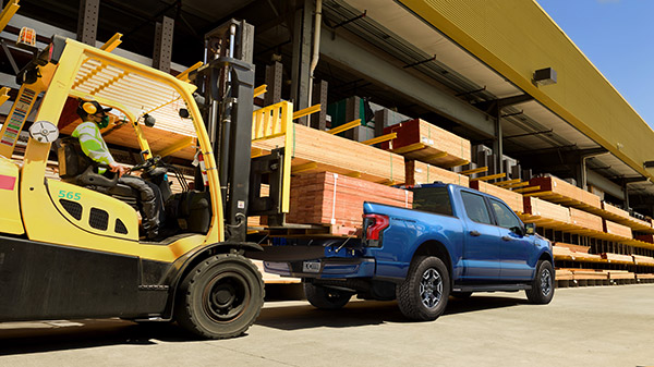 വിപണിയിൽ തരംഗമായി ഫോർഡ് F150 ലൈറ്റ്നിംഗ്; പുറത്തിറങ്ങി 24 മണിക്കൂറിനുള്ളിൽ കൈവരിച്ചത് 20,000 ബുക്കിംഗ്