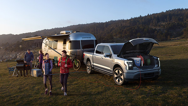 483 കിലോമീറ്റർ മൈലേജുമായി F150 ലൈറ്റ്നിംഗ് ഇലക്ട്രിക് പിക്കപ്പ് ട്രക്ക് പുറത്തിറക്കി ഫോർഡ്