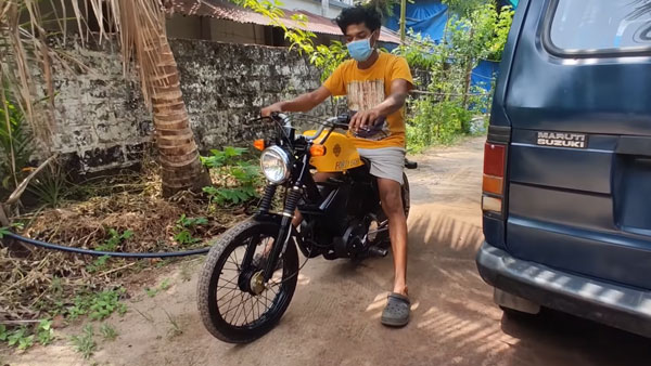 മലയാളിയുടെ കരവിരുതിൽ ഹാർലി ഡേവിഡ്സൺ പരിവേഷത്തിലൊരു ടിവിഎസ് മോപ്പഡ്